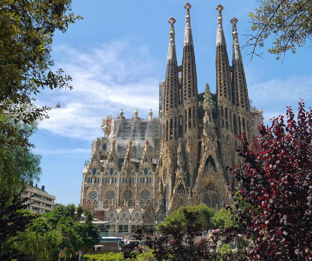 Muntanya - Apartments In Sagrada Familia Barcelona Exterior photo